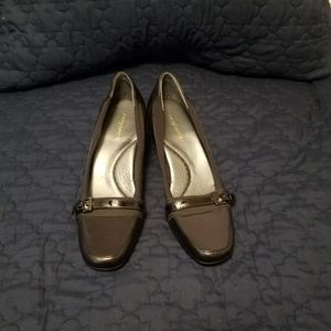 Easy Spirit Black Dressy Wedge Style Slip On Shoes